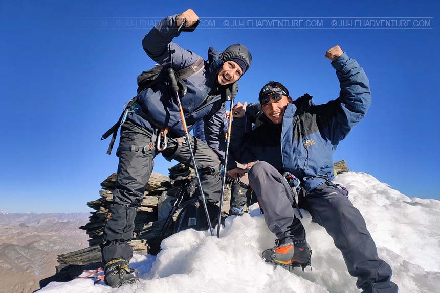 Mountaineering in Ladakh, climbers at the summit of a 6000m peak