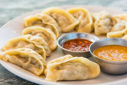 https://www.ju-lehadventure.com/photos/ladakh_information/food-ladakh-10-must-try-local-dishes-and-drinks/momos.jpg?utm_source=chatgpt.com